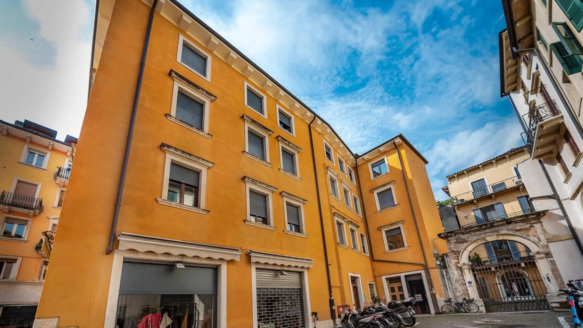 Italianflat - Piazzetta Scala Retreat Hotel Verona 0*,  Italy