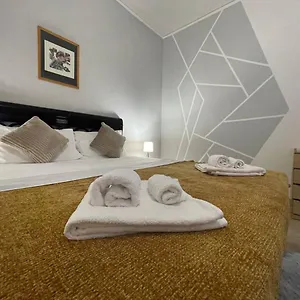 Arena Maroncelli Room2 Affittacamere