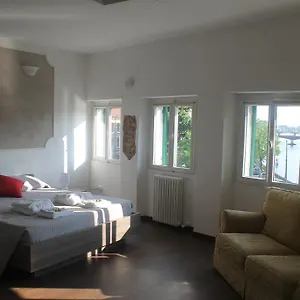  Pensión Residenza San Tomaso